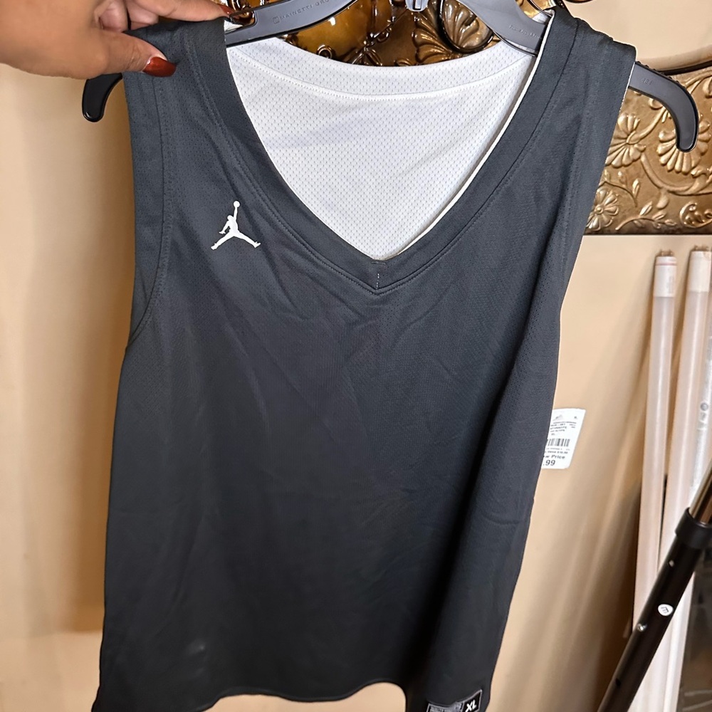 Women’s Jordan jersey size x-large
